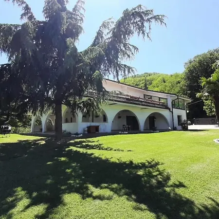 Cara Pace In Collina Per Gruppi Holiday home