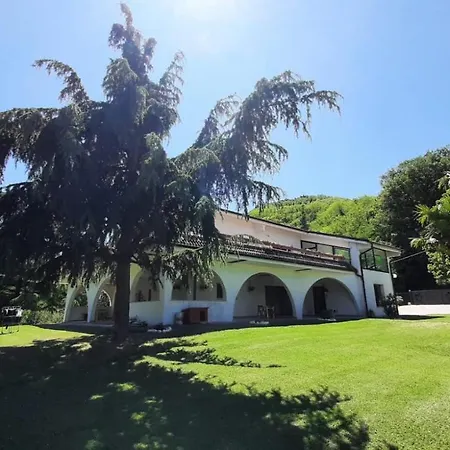 Cara Pace In Collina Per Gruppi Holiday home Montefiore Conca
