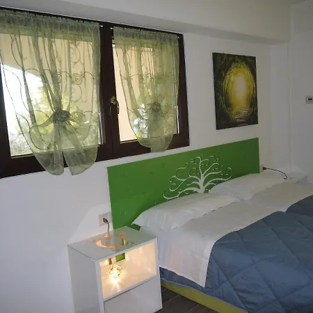 Nyaraló Cara Pace In Collina Per Gruppi *