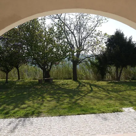 Cara Pace In Collina Per Gruppi