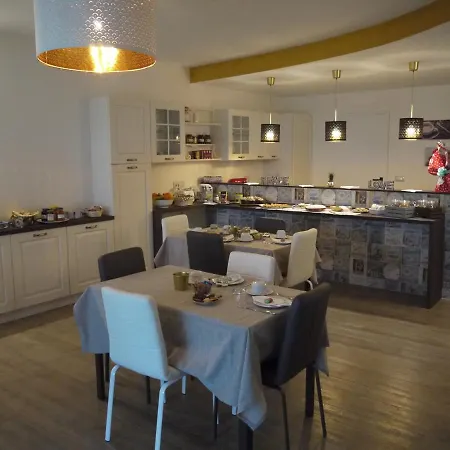 Cara Pace In Collina Per Gruppi Holiday home Montefiore Conca