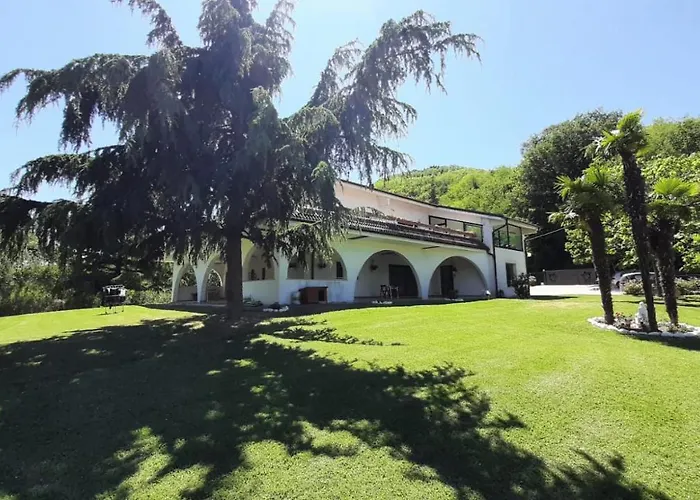 Cara Pace In Collina Per Gruppi בית נופש