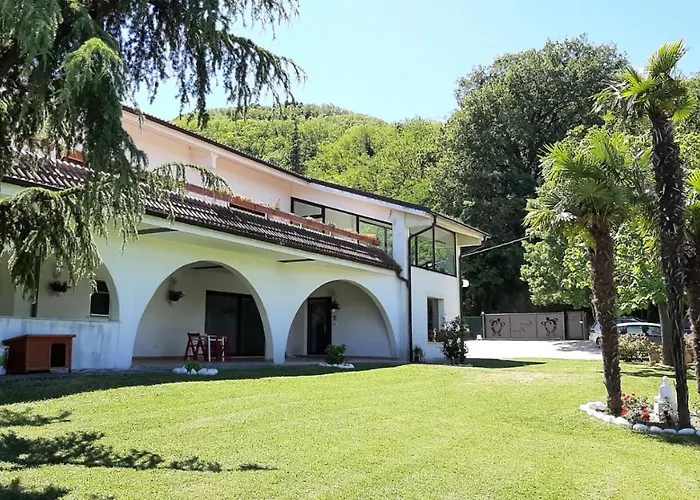 Cara Pace In Collina Per Gruppi בית נופש